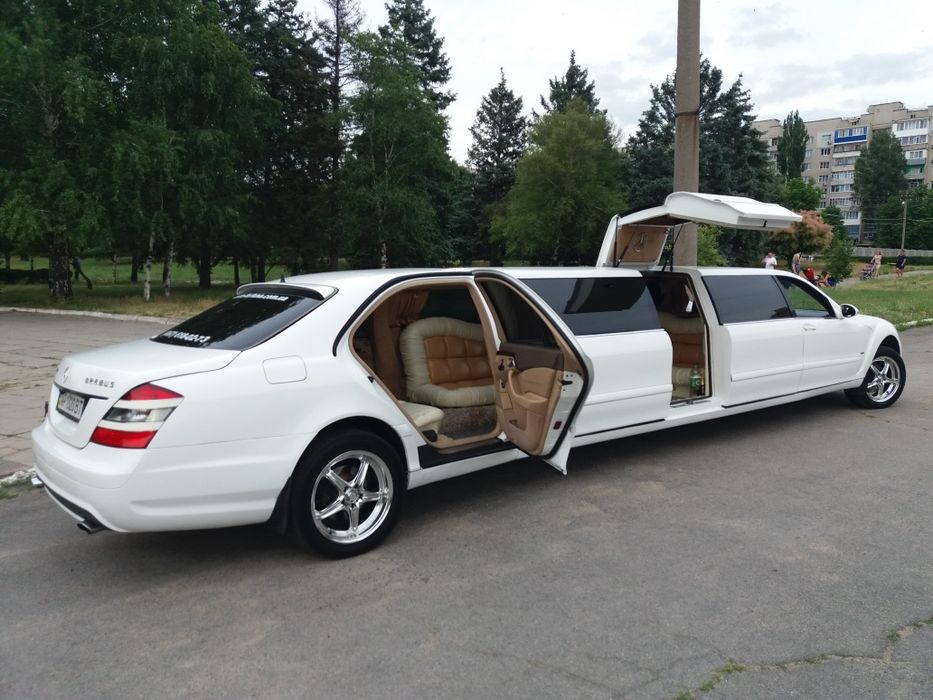 Лимузины на свадьбы,девичники,день рождения,выписку из роддома