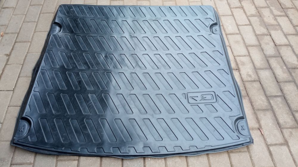 MATA bagażnika wykładzina wanna AUDI Q7  oryginał