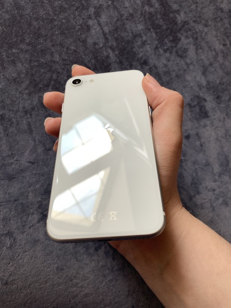 biały iPhone SE 2020 (2 gen.) 128 GB 96% kondycja baterii