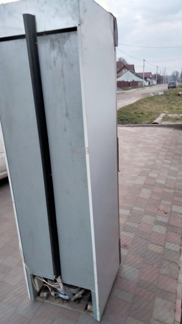 Холодильник кафе магазин