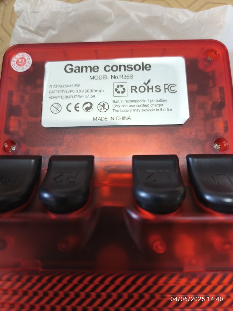 Consola Portátil Game r36s com 15000 jogos incluídos