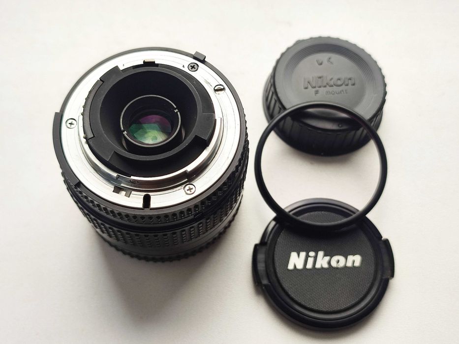 Об'єктив Nikon AF Nikkor 35-70mm f/3.3-4.5 mkII