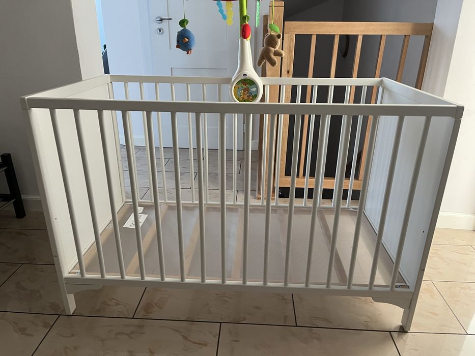 Łóżeczko ikea wraz z materacem i dodatkami