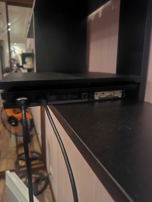 Продам playstation 4 pro
