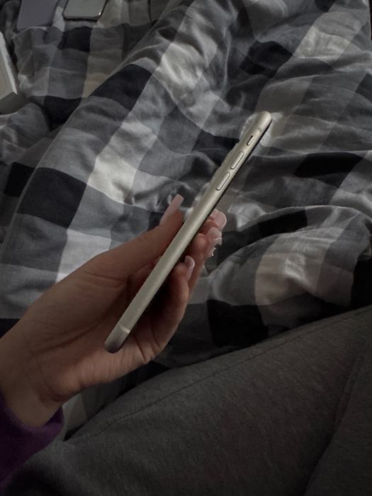 iphone 11 biały stan bdb
