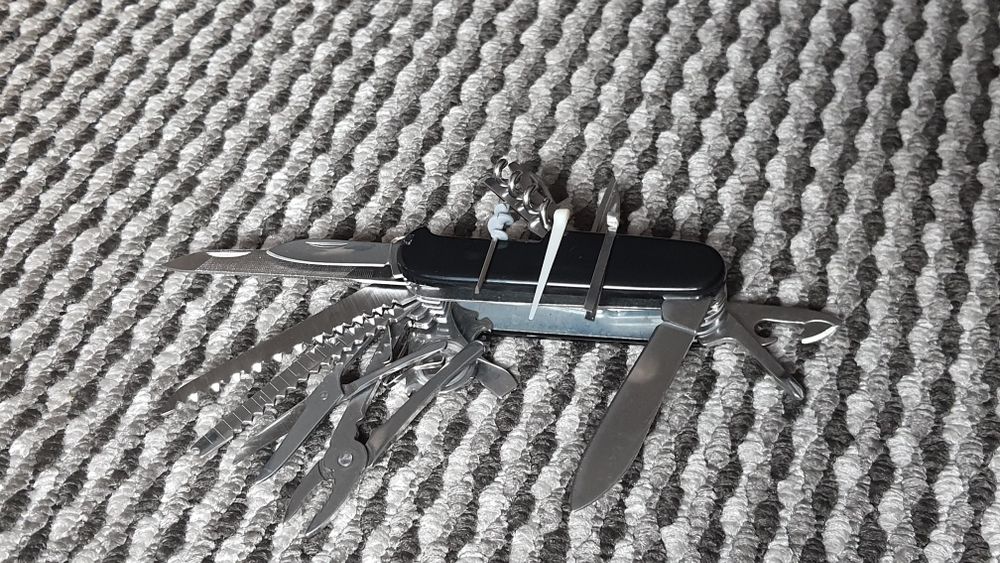 Scyzoryk, wielofunkcyjny multitool