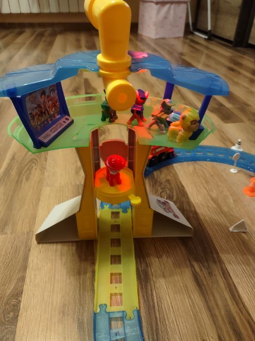 Wieża psi patrol baza