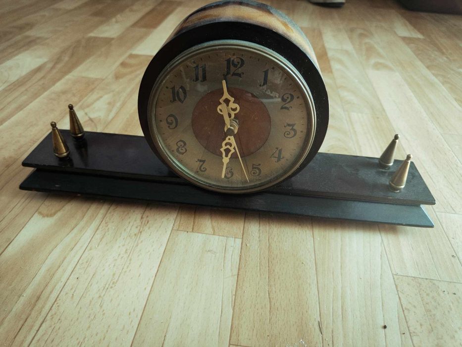 Stary zegar kominkowy