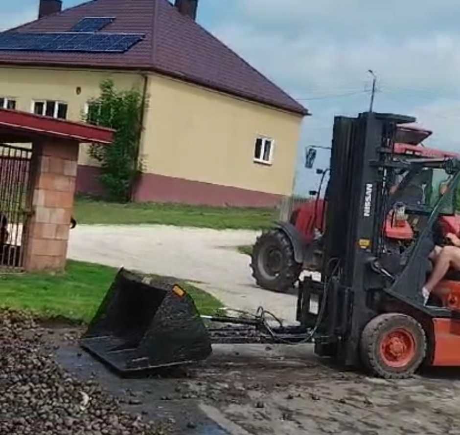 Łyżka na widły do wózka widłowego-ŁYCHA z siłownikiem-DOSTARCZAM