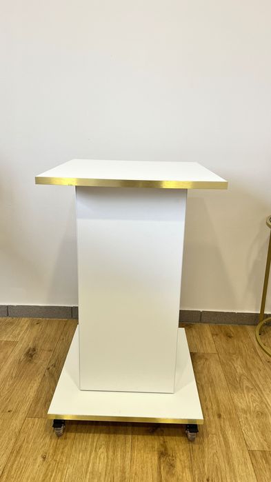 Stolik pod urządzenie/ pomocnik kosmetyczny