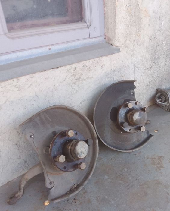 Продам ступіци можна з цапфами супортами ричагами  є москвічовські