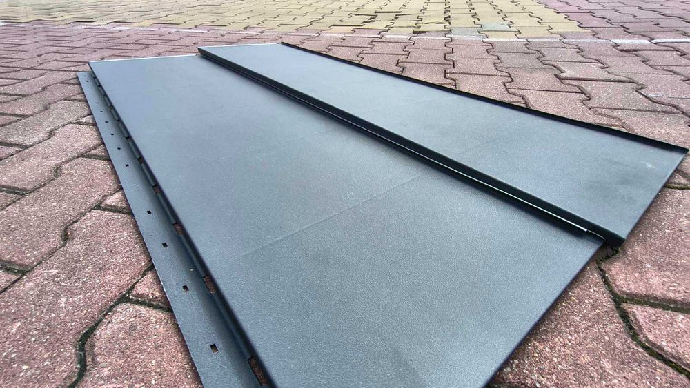 Blachodachówka płaska grafitowa od ręki Blachtex Klęczany