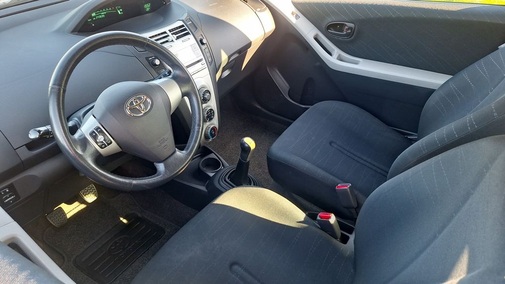 Toyota*Yaris*Ładny*Niemcy*