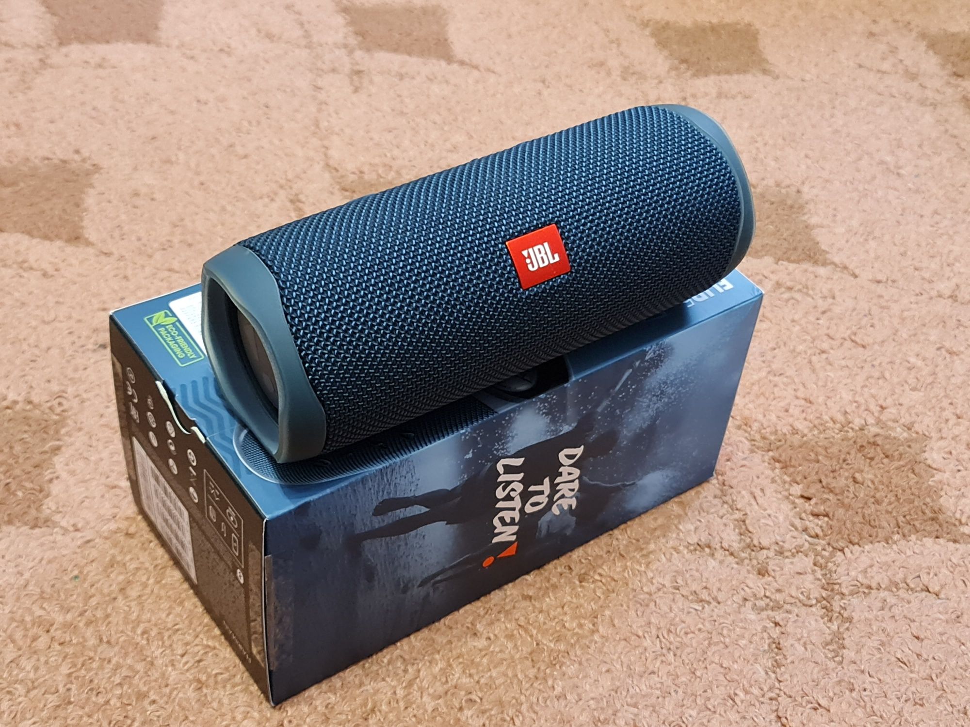 Портативная колонка JBL Flip 5 Blue оригинал,новая.