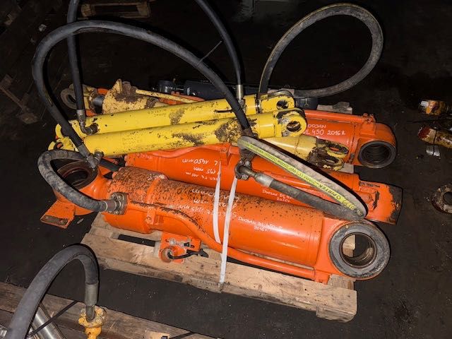 siłownik hydrauliczny cat volvo hitachi case