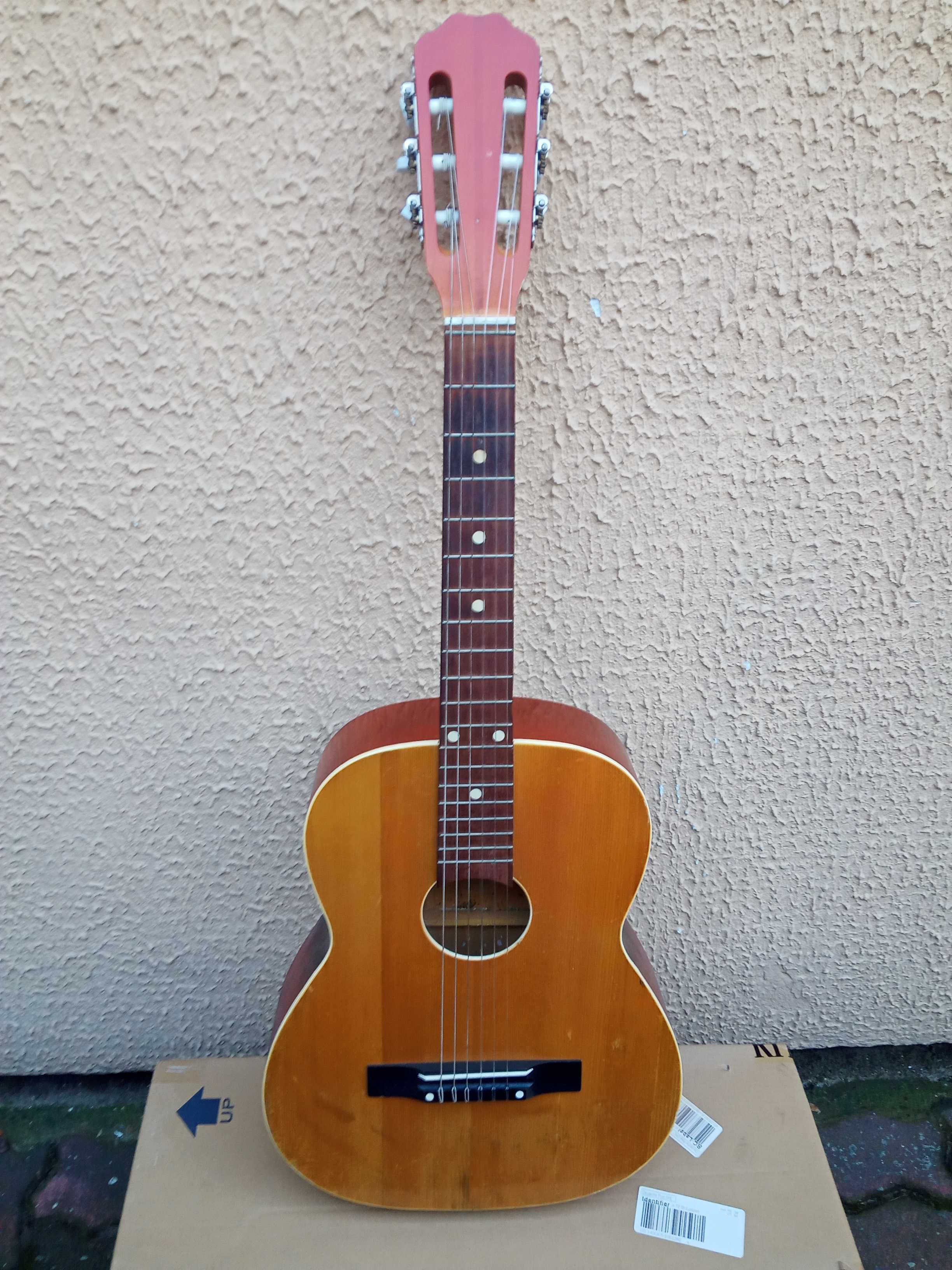 GITARA Klasyczna