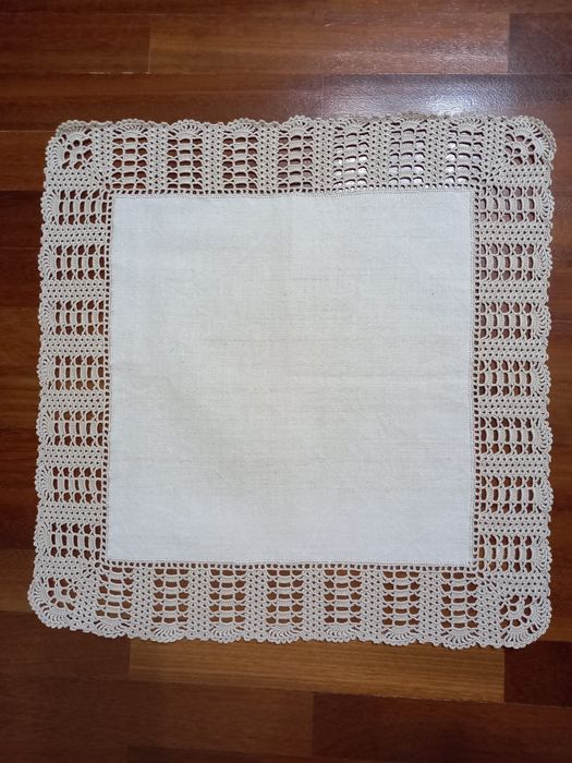 Panos de linho e crochet