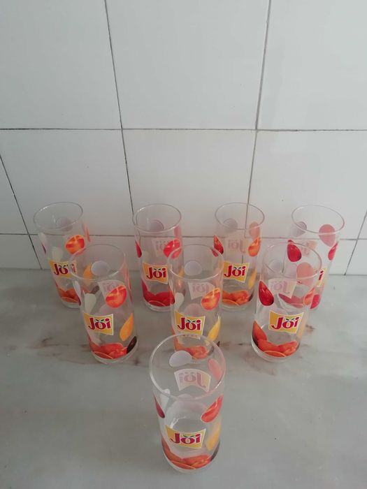 Copos "Jói", para as bebidas de Verão