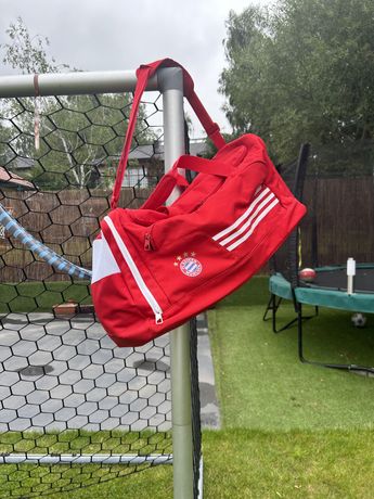 Orginalna torba sportowa adidas Bayern Monachium