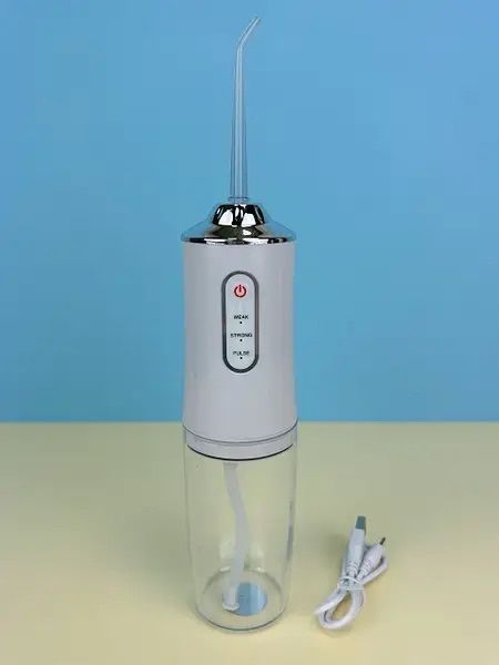 Іригатор для зубів та порожнини рота Portable Oral Irrigator