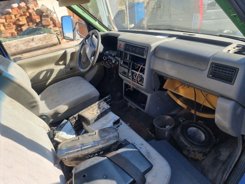 Vw t4 wywrotka  plus  druga caravella  w pakiecie