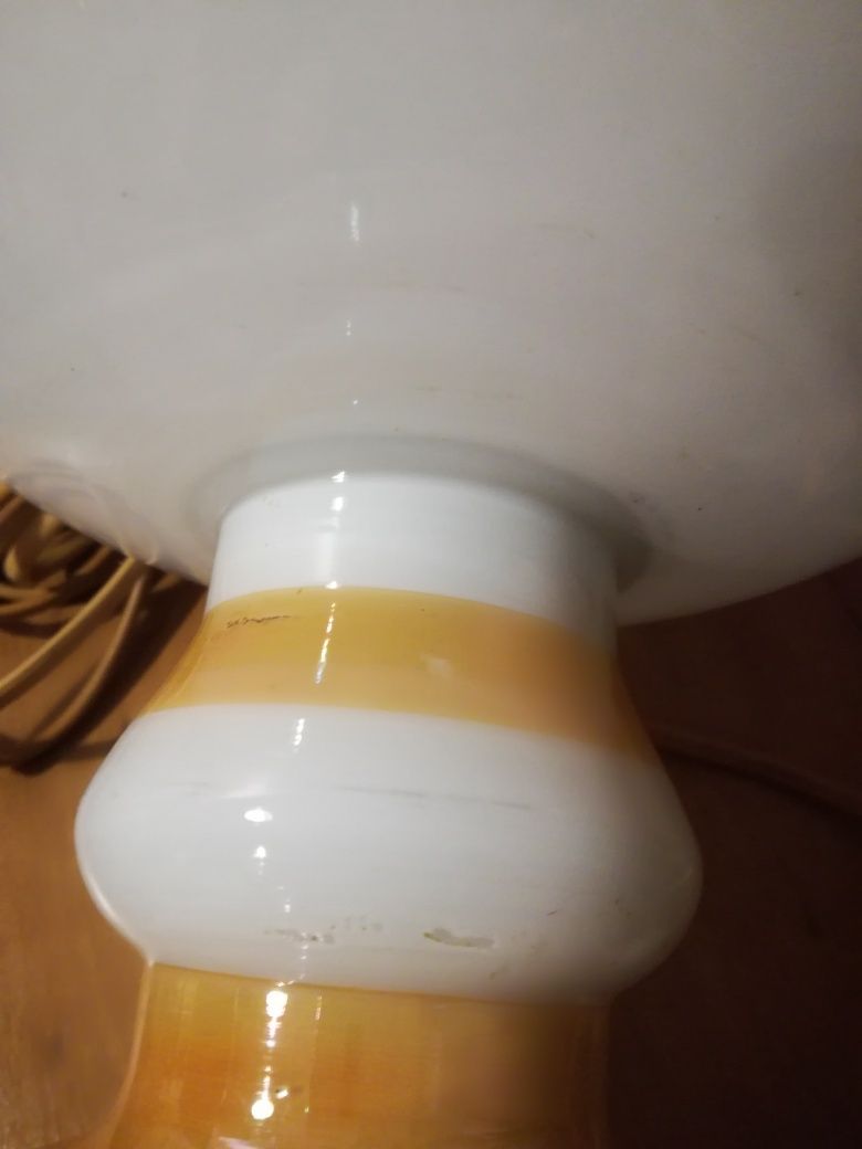 lampa prl szkło Vitropol kieliszek koniaku biała