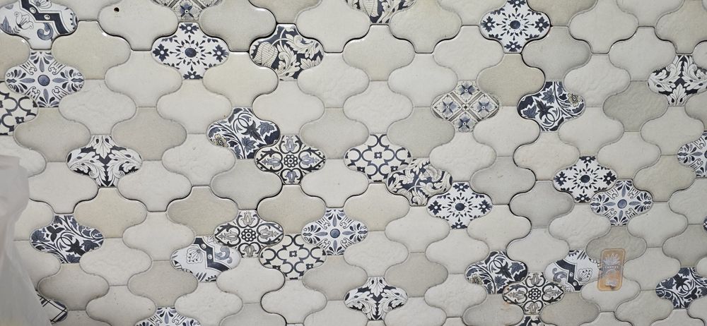 Продам плитку бу на стену