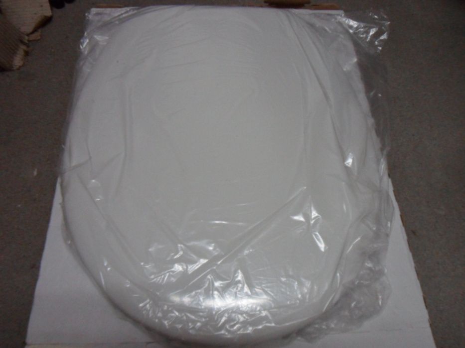 Miska wisząca KOŁO z twardą deską.