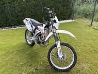 Yamaha WR450f.