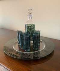Conjunto de prato, garrafa e copos de cristal e prata - Design Robert