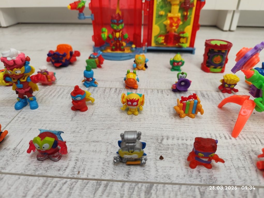 Zestaw super zings things secret base fury storm sekretna baza dodatki