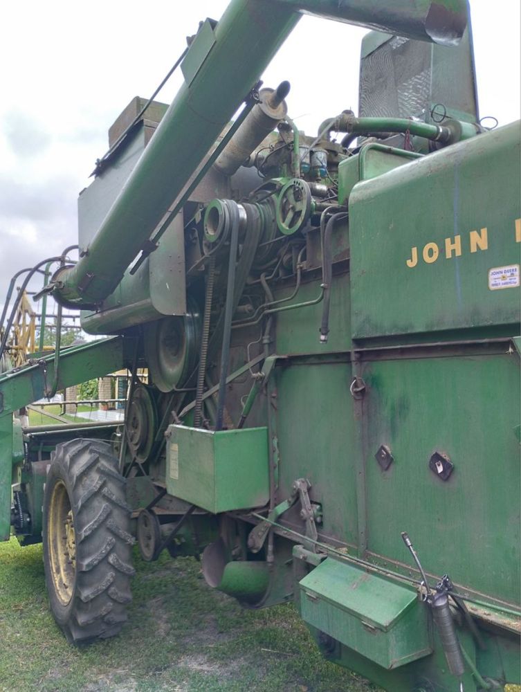 Комбайн John Deere 330