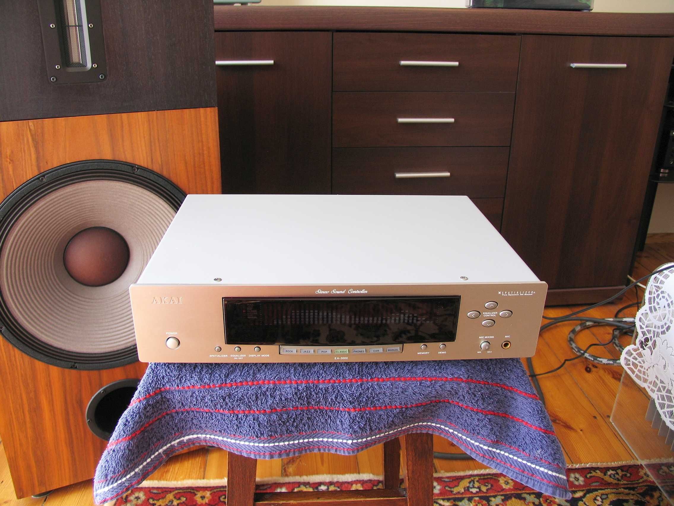 AKAI Model No. EA-3000 / Equalizer 3D Sound TOP '' Vintage ''
