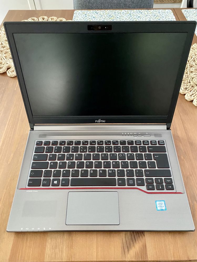 Komputer Laptop Fujitsu Siemens Lifebook E746 stan bardzo dobry