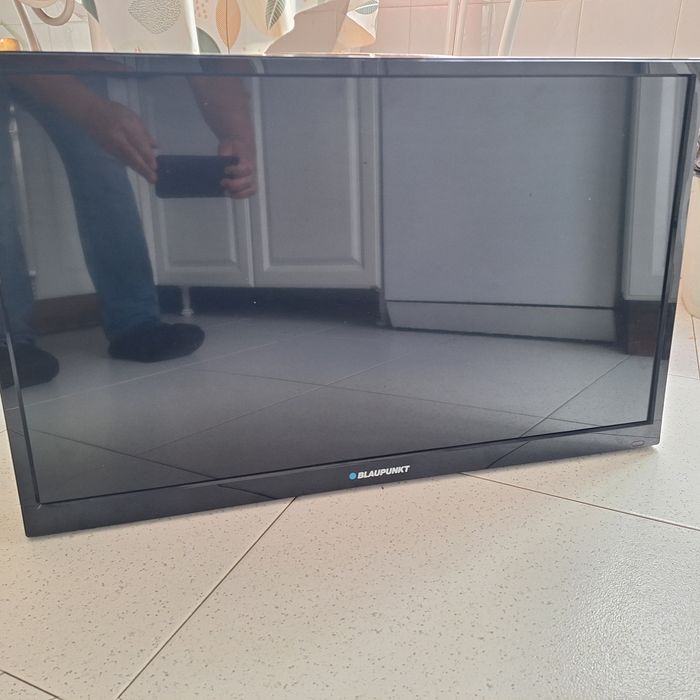 TV Led Blaupunkt 32" com comando original com avarial