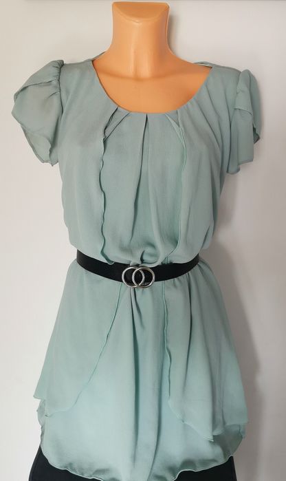 Sukienka muślinowa falbany