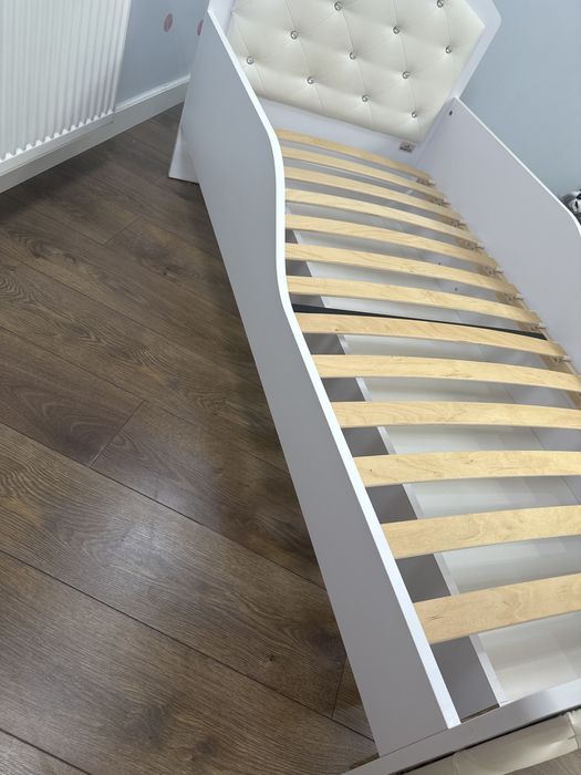 Sprzedam łóżko dla dziewczynki