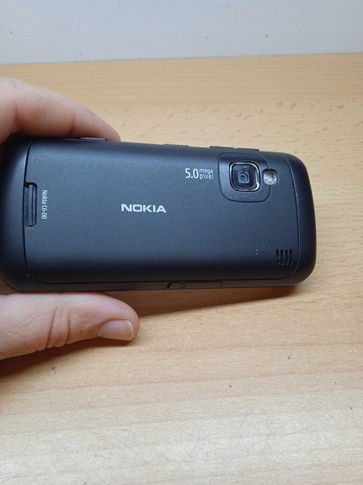 Nokia C6-00 w ładnym stanie