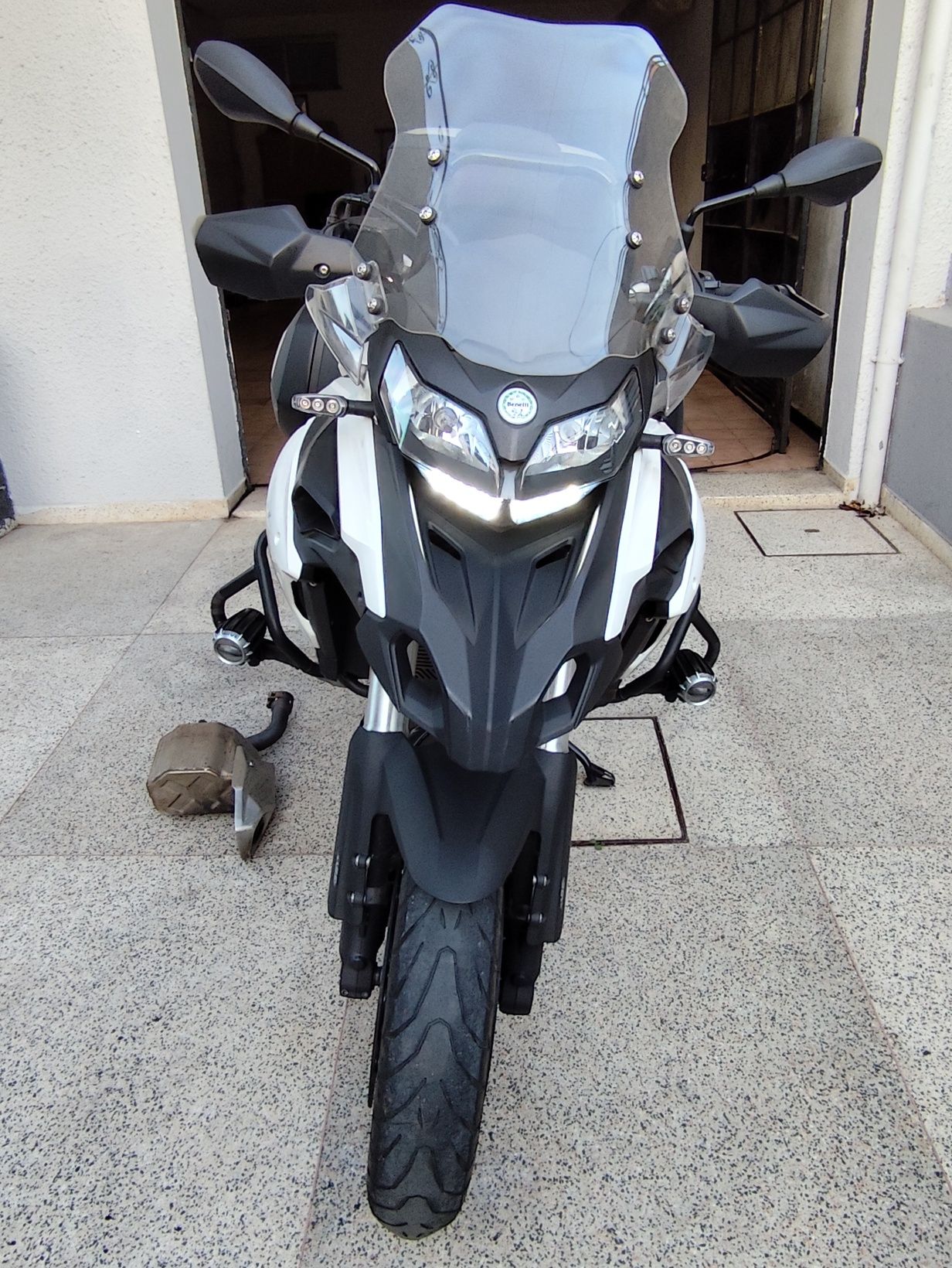 Mota  Benelli como nova