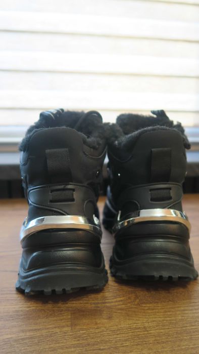 Жіночі зимові чоботи
