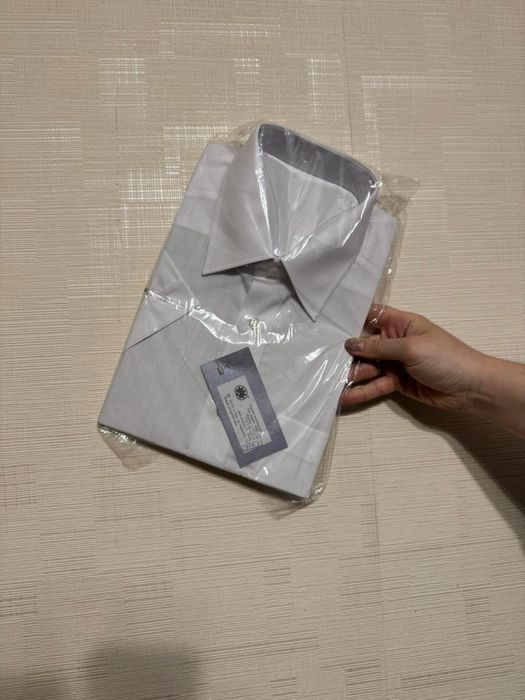 Класичні білі сорочки з довгим та коротким рукавами, краватки