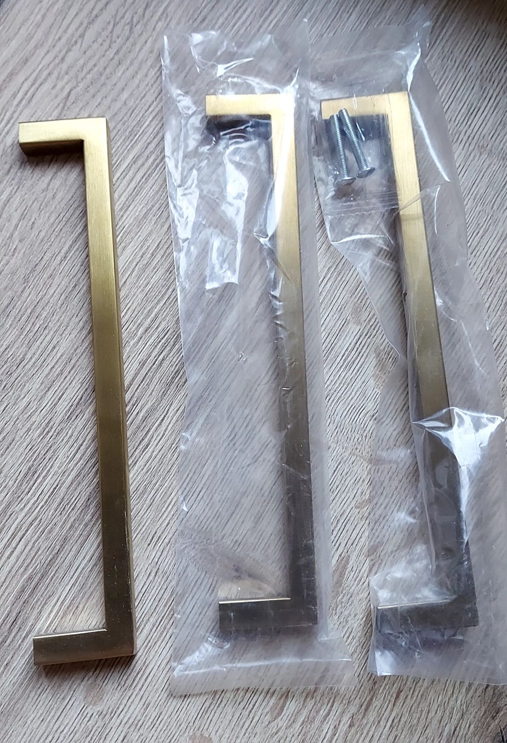 Uchwyty  czarne,    krawedziowe srebro ,, aluminiowe, złote