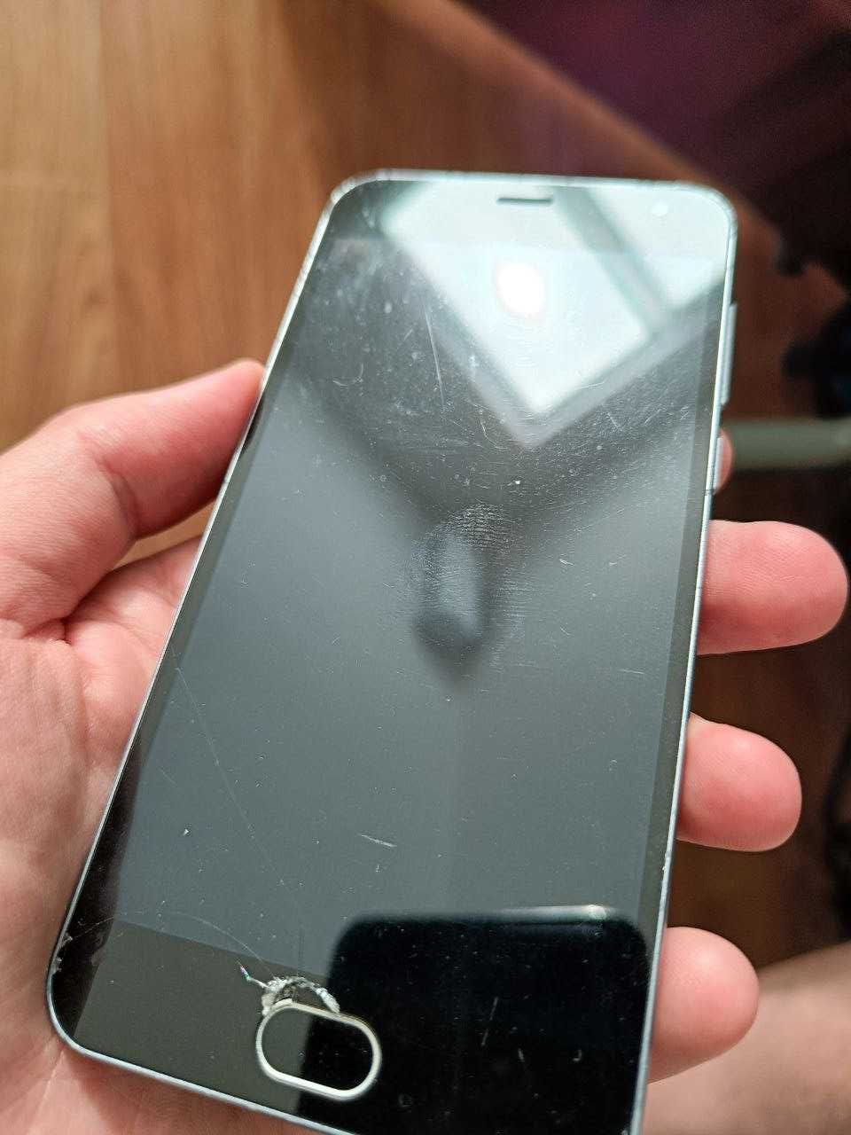 Продам телефон Meizu m2 на екрані є тріщина
