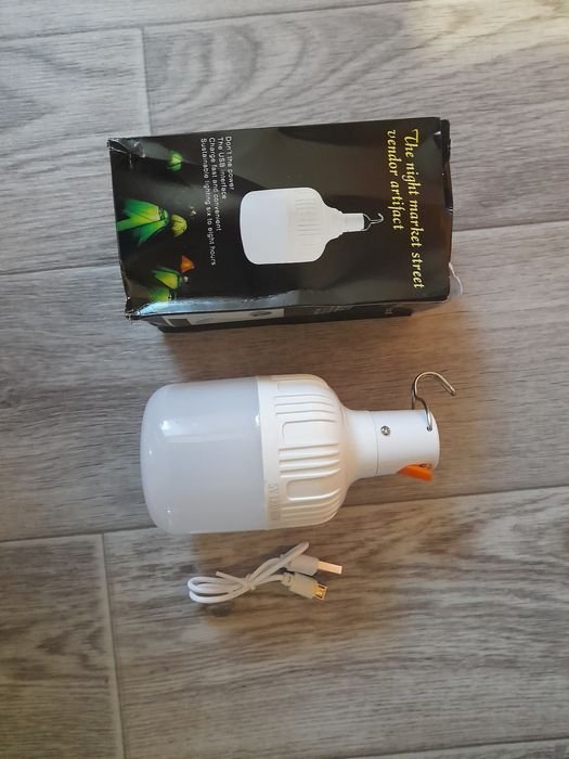 Led акумуляторна лампочка на гачку