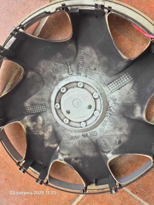 Mazda oryginalne kołpaki na felgi stalowe 15" GJ6A 37170