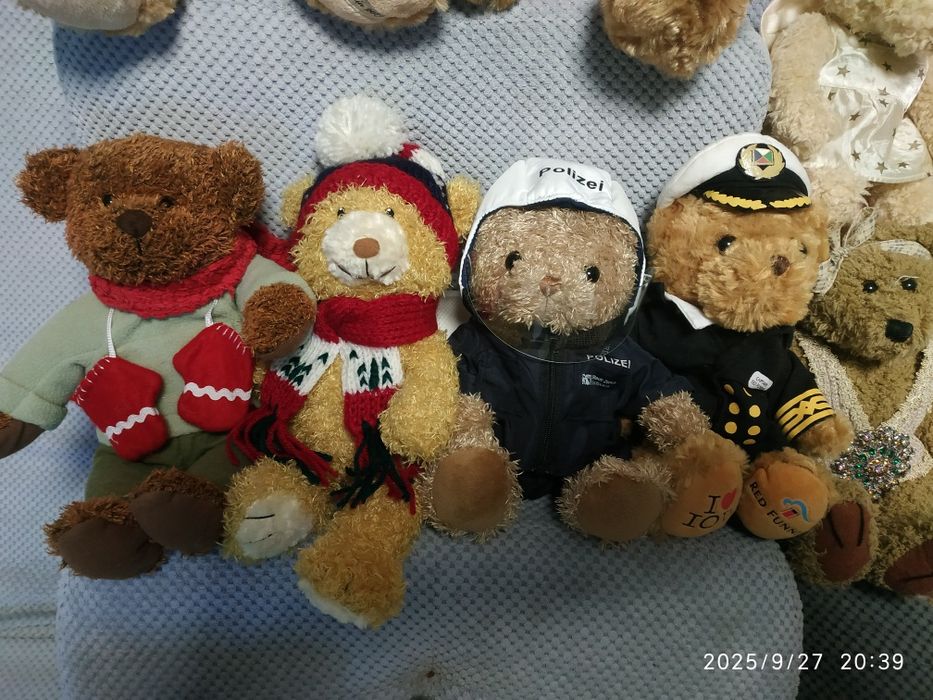 Ведмедики в одязі, мягкі іграшки