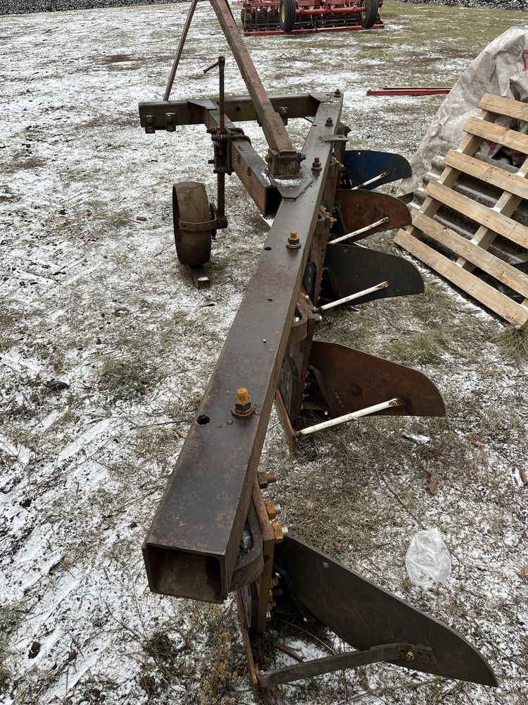 Продам плуг ПЛН-5-35