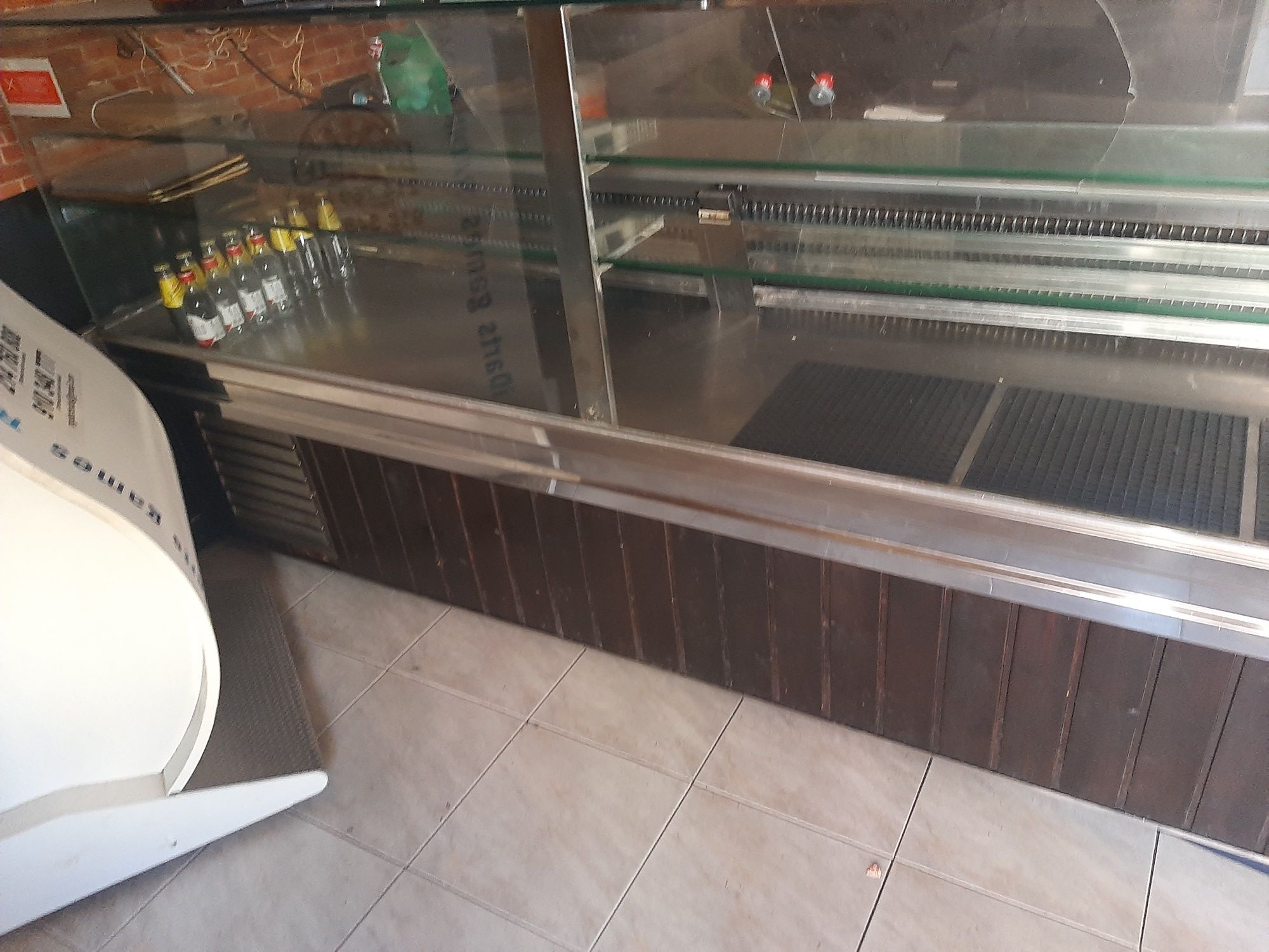 vitrine expositora refrigerada para restauracao
