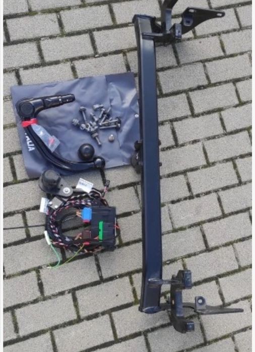 Hak holowniczy wypinany Citroen C4 III Peugeot 2008 II moduł wiązka