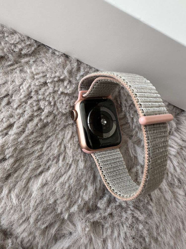 Zegarek apple watch series 4 40mm gold GPS